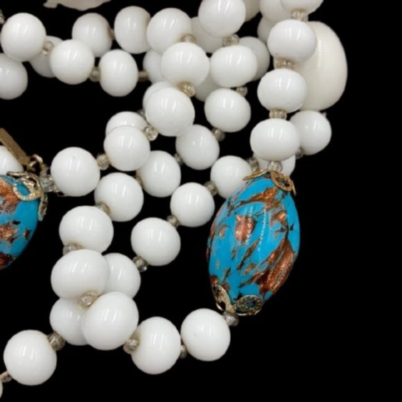 Long Vintage Trifari Venetian and Milk Glass Necklace - Picture 8 of 8